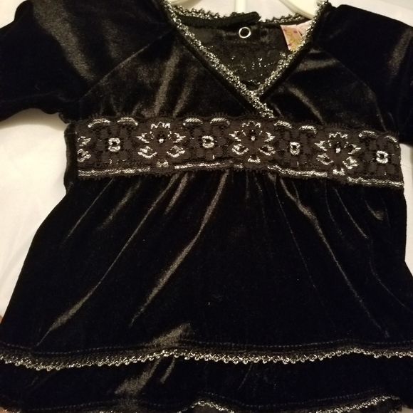 Black and silver 2 piece girls. NWOT - Picture 1 of 1